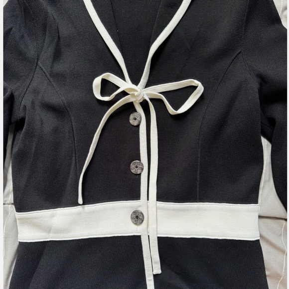 Salvatore Ferragamo Black Elegant Women blazer M size (Excellent) - Picture 3 of 7